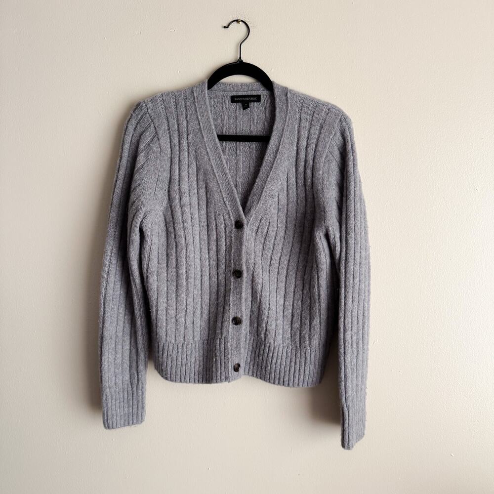 Banana Republic Grey Textured V Neck Button Front Cardigan Sweater Medium